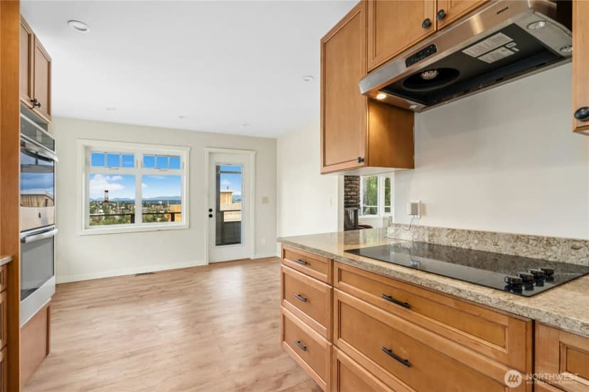 Property photo for 3438 10th Avenue W, Seattle photo 9