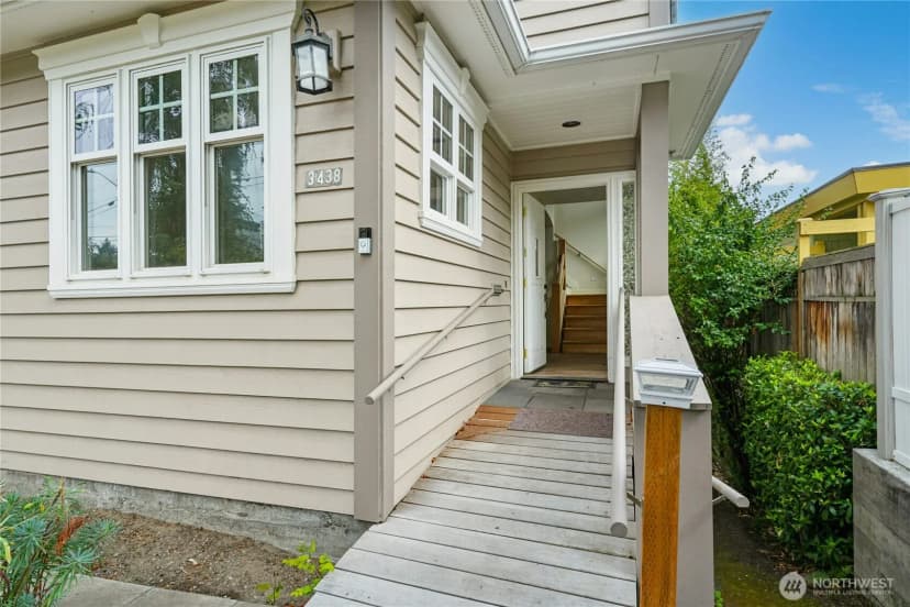 Property photo for 3438 10th Avenue W, Seattle photo 2