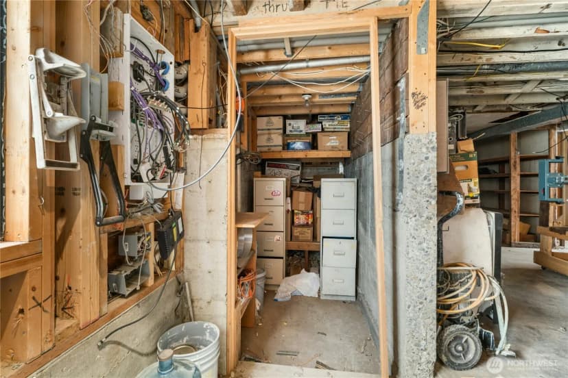 Property photo for 3438 10th Avenue W, Seattle photo 31