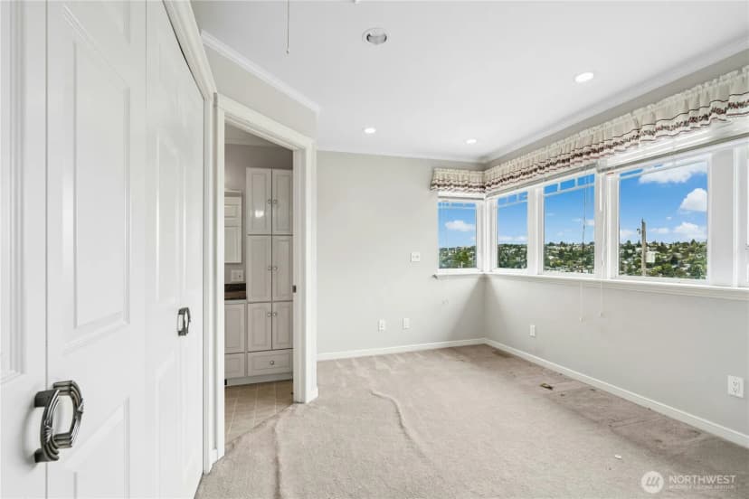 Property photo for 3438 10th Avenue W, Seattle photo 15