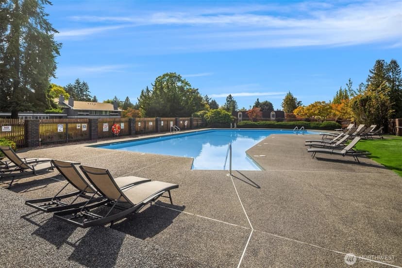 Property photo for 11006 Ne 68th Street #811, Kirkland photo 14