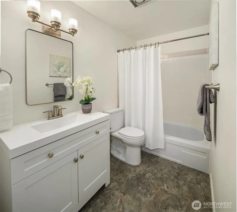 Property photo for 11006 Ne 68th Street #811, Kirkland photo 12