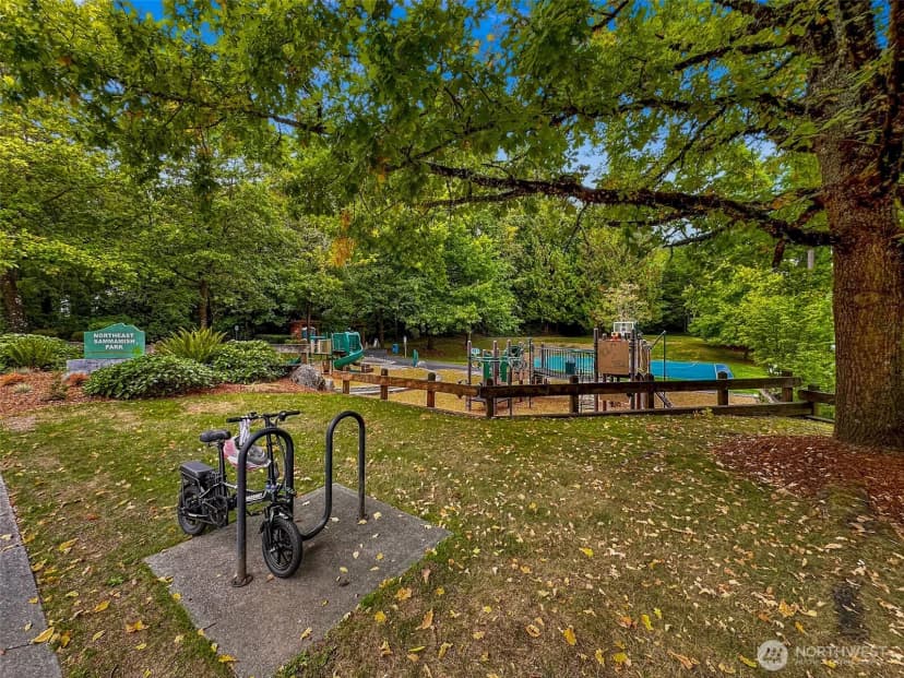 Property photo for 21608 Ne 24th Street, Sammamish photo 39