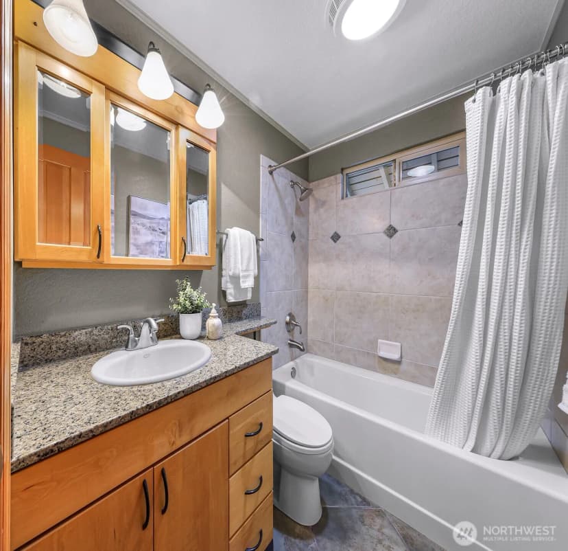 Property photo for 21608 Ne 24th Street, Sammamish photo 26