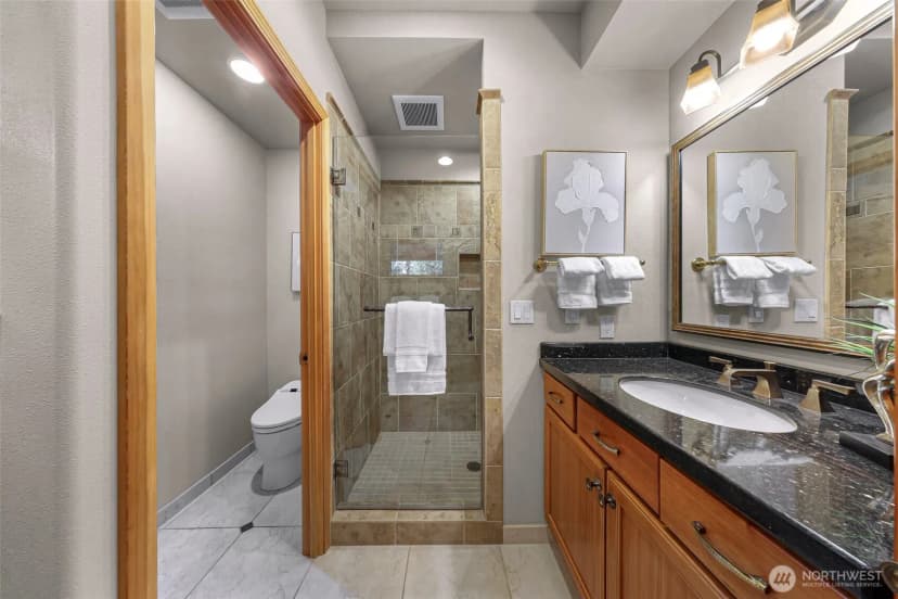 Property photo for 21608 Ne 24th Street, Sammamish photo 22