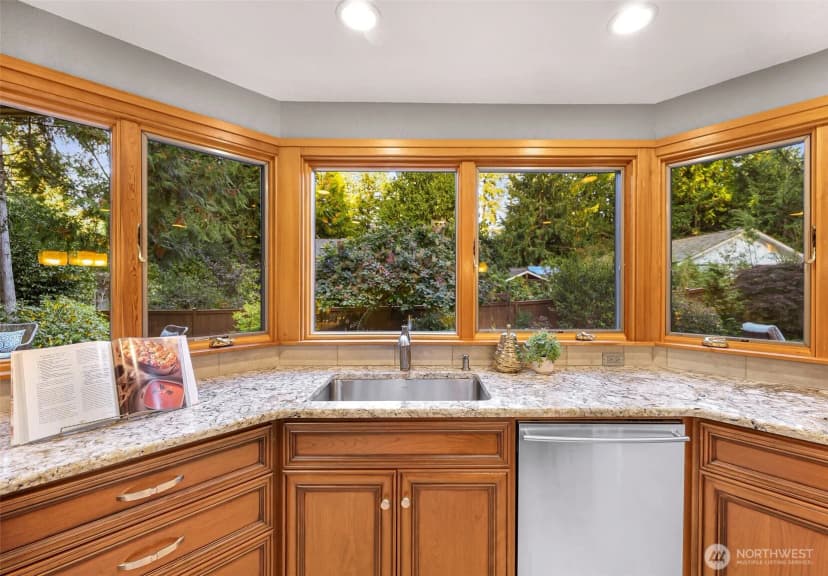 Property photo for 21608 Ne 24th Street, Sammamish photo 10
