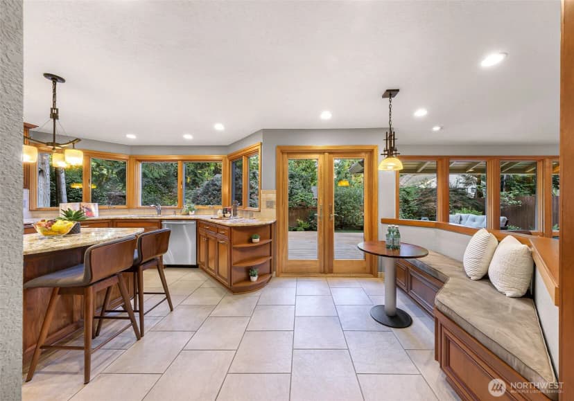 Property photo for 21608 Ne 24th Street, Sammamish photo 12