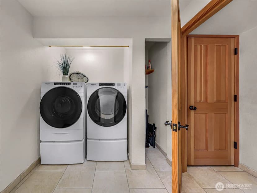 Property photo for 21608 Ne 24th Street, Sammamish photo 18