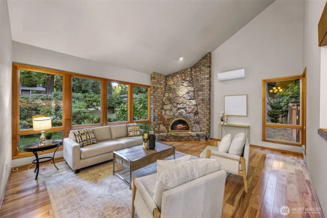 Property photo for 21608 Ne 24th Street, Sammamish photo 5