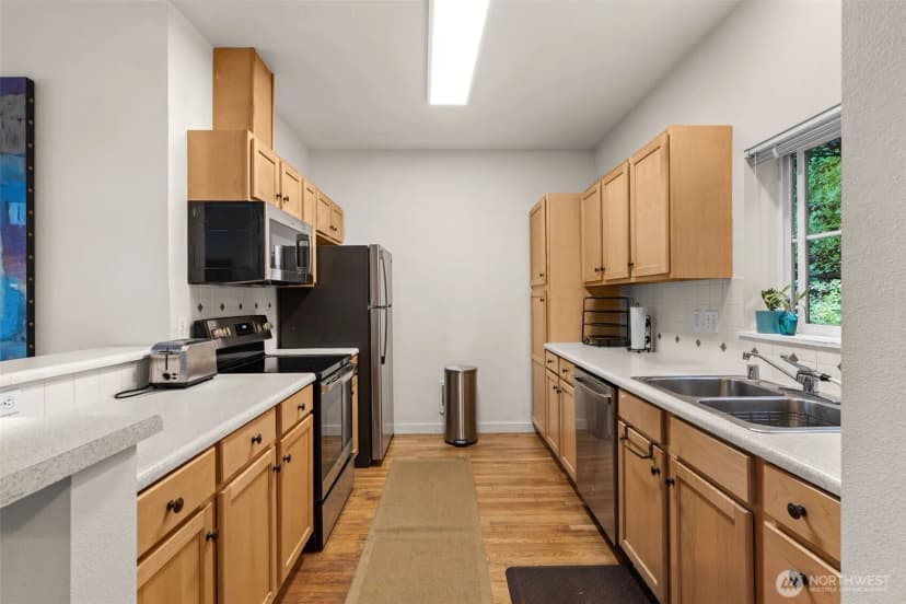 Property photo for 9700 Ravenna Avenue Ne #11, Seattle photo 10