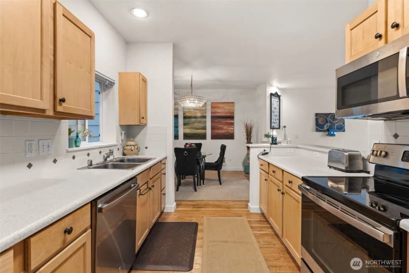 Property photo for 9700 Ravenna Avenue Ne #11, Seattle photo 7