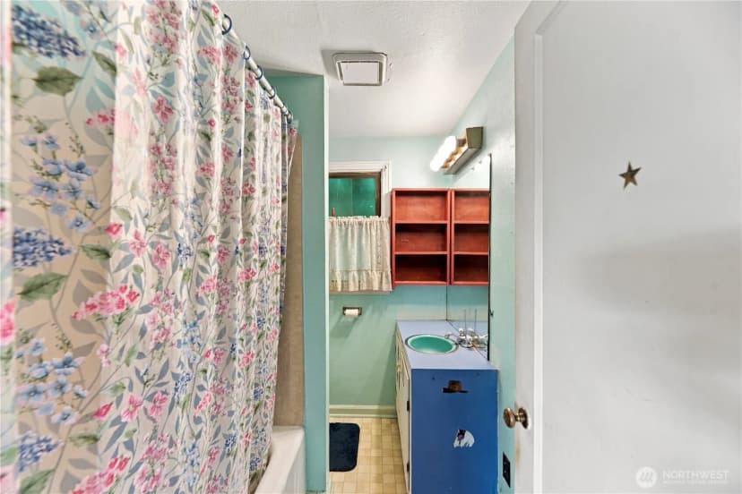 Property photo for 10863 Roseberg Avenue S, Seattle photo 10