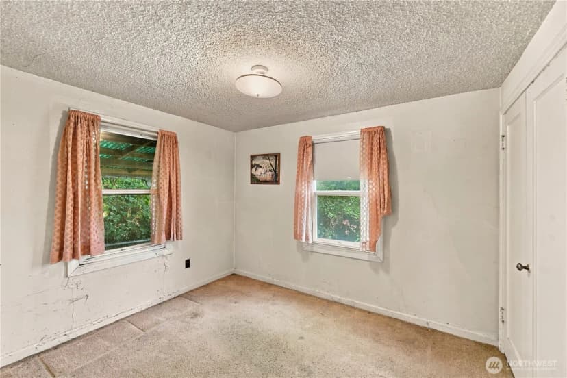 Property photo for 10863 Roseberg Avenue S, Seattle photo 12