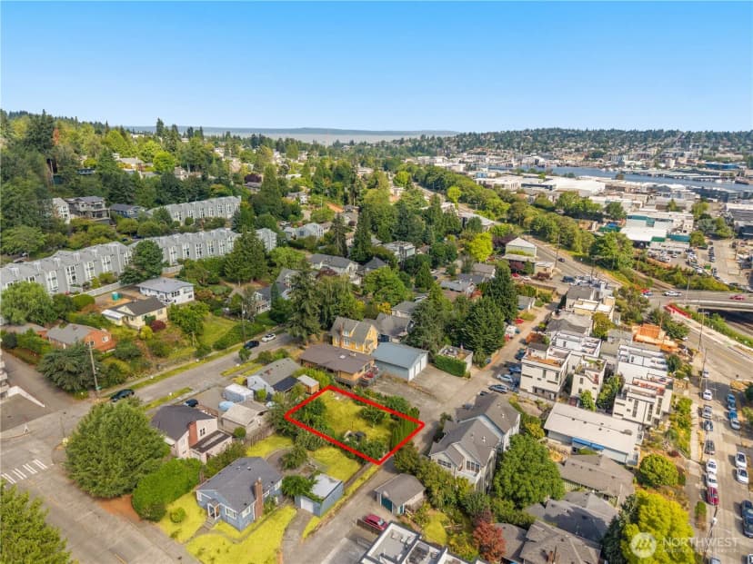 Property photo for 3812 24th Avenue W, Seattle photo 3