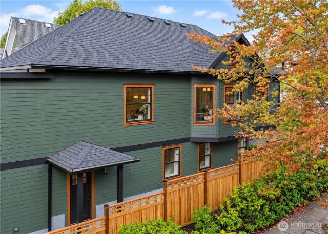 Property photo for 1403 31st Avenue, Seattle photo 5