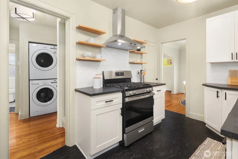 Property photo for 535 N 74th Street, Seattle photo 7