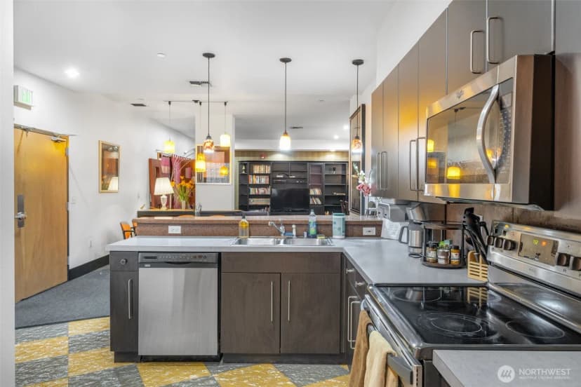 Property photo for 668 S Lane Street #704, Seattle photo 28