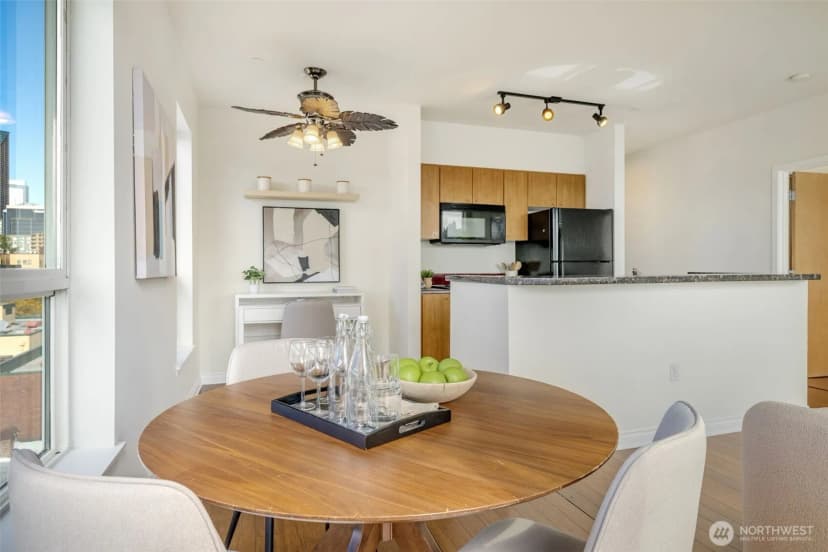 Property photo for 668 S Lane Street #704, Seattle photo 9