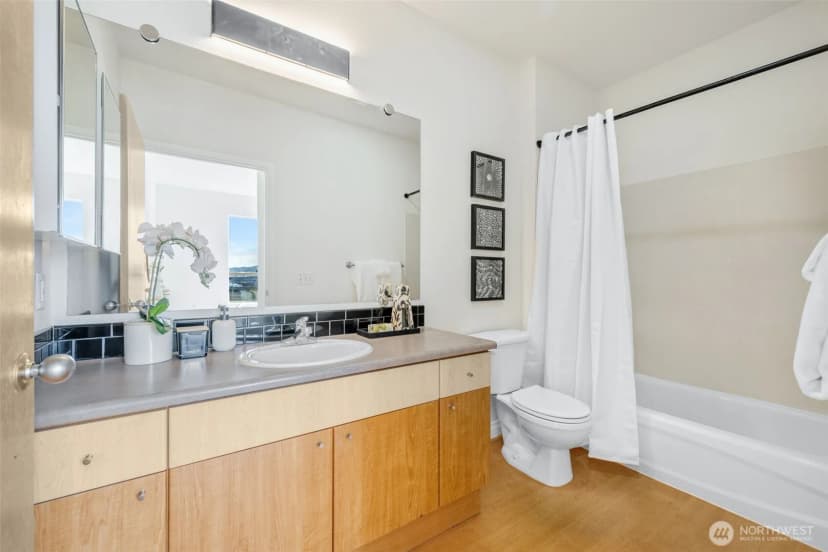 Property photo for 668 S Lane Street #704, Seattle photo 18