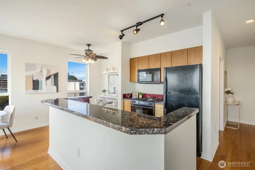 Property photo for 668 S Lane Street #704, Seattle photo 16
