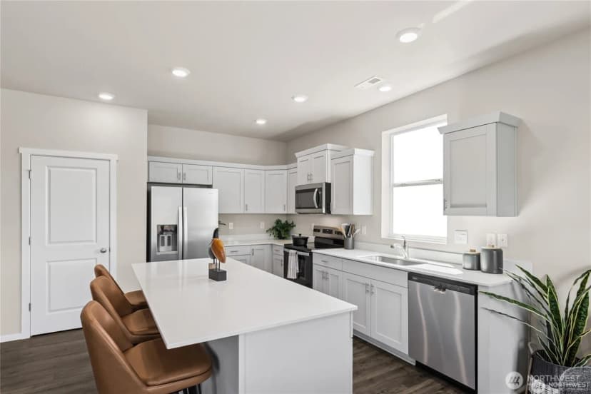 Property photo for 1411 Lambertus Street #16, Buckley photo 2