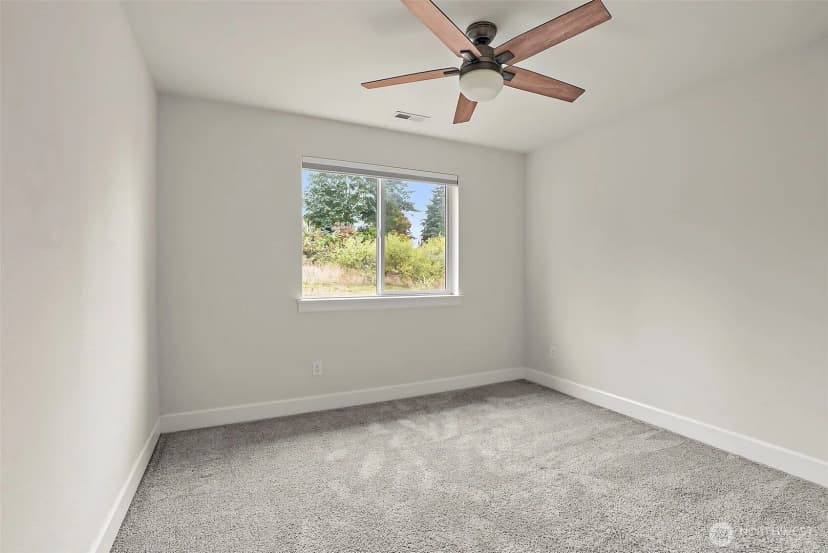 Property photo for 8478 28th Street Ct E, Edgewood photo 18