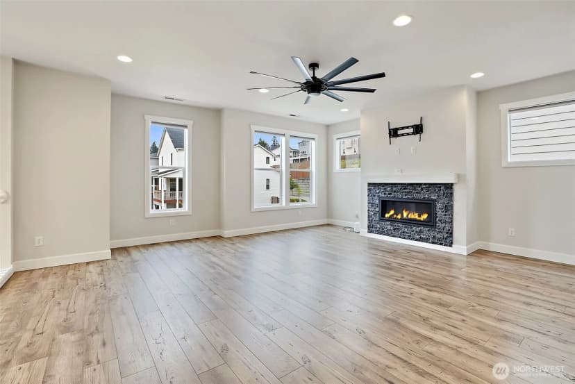 Property photo for 8478 28th Street Ct E, Edgewood photo 13