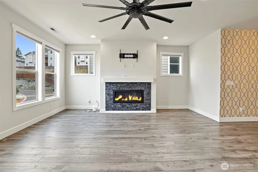 Property photo for 8478 28th Street Ct E, Edgewood photo 14