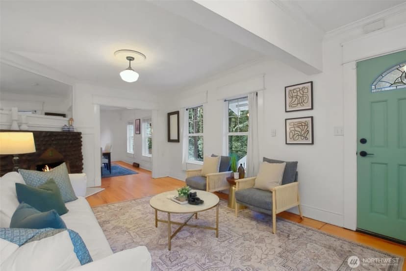 Property photo for 2106 Fairmount Avenue Sw, Seattle photo 3