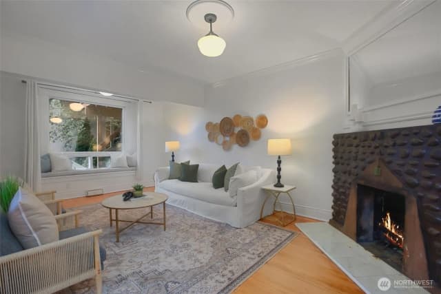 Property photo for 2106 Fairmount Avenue Sw, Seattle photo 5