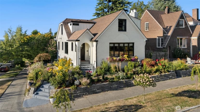 Property photo for 3302 E Pine Street, Seattle