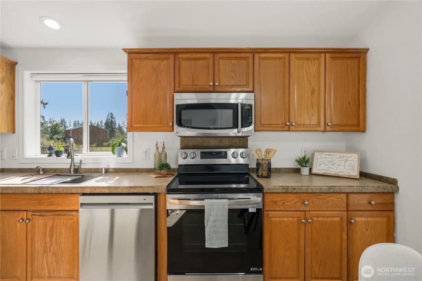 Property photo for 31514 12th Avenue Ct E, Roy photo 12
