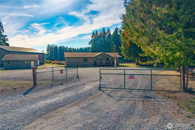 Property photo for 31514 12th Avenue Ct E, Roy photo 2