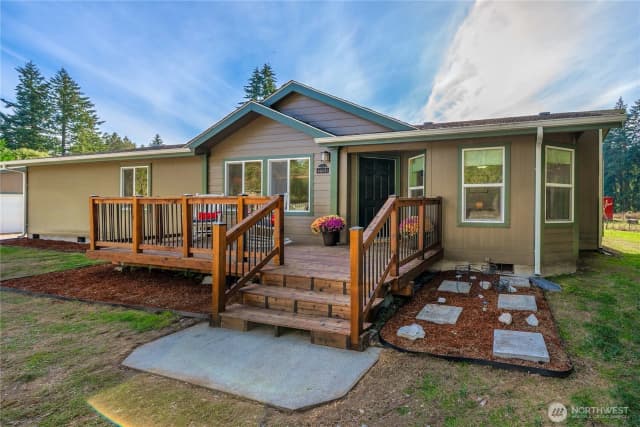 Property photo for 31514 12th Avenue Ct E, Roy photo 4