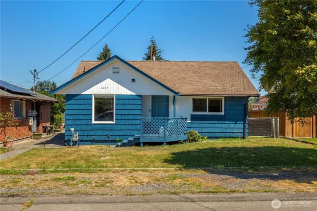 Property photo for 2205 Columbia Ave, Everett