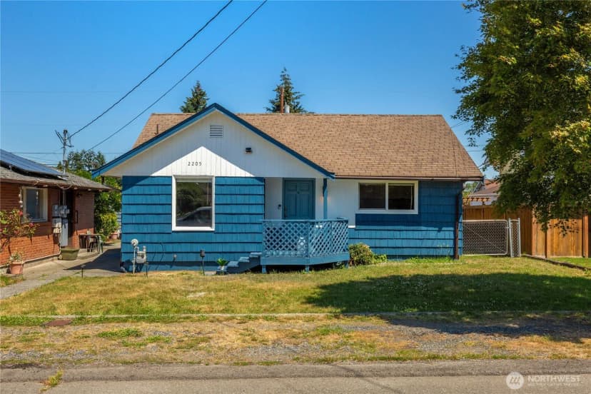 Property photo for 2205 Columbia Ave, Everett