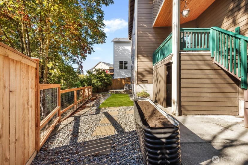 Property photo for 1701 Queen Ct Ne, Renton photo 22