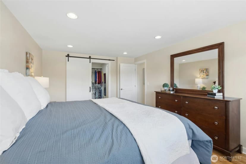 Property photo for 12406 Se 47th Street, Bellevue photo 16