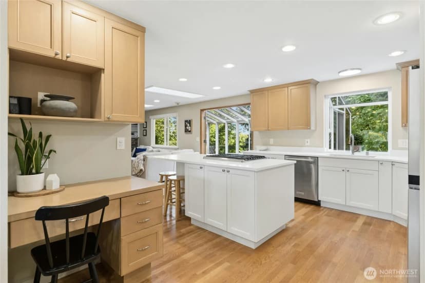 Property photo for 12406 Se 47th Street, Bellevue photo 8