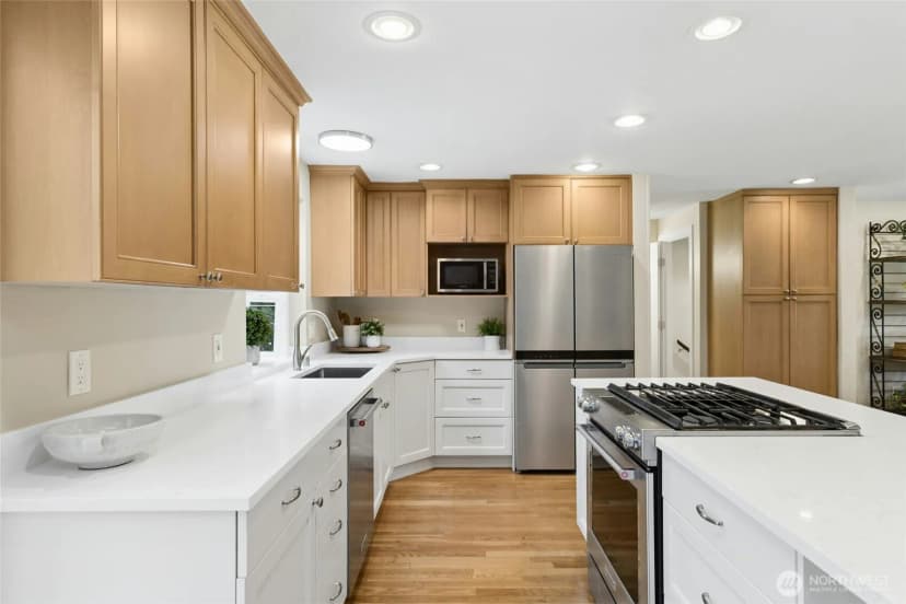 Property photo for 12406 Se 47th Street, Bellevue photo 9