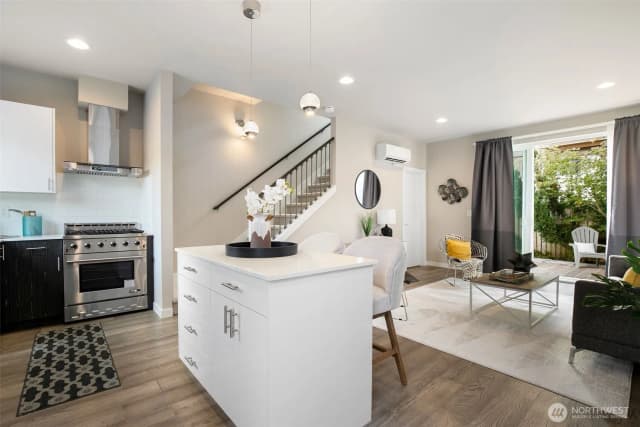 Property photo for 3420 Renton Place S, Seattle photo 4