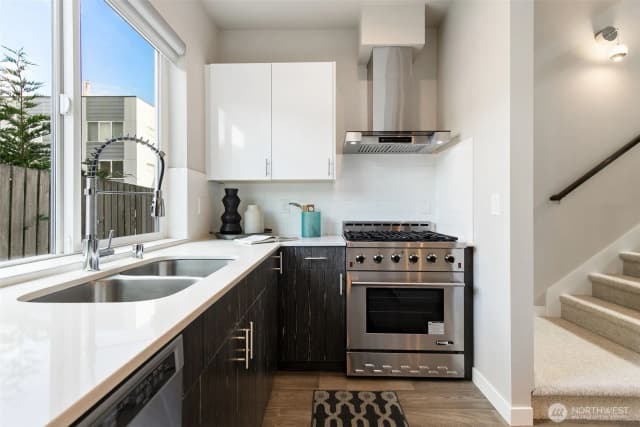 Property photo for 3420 Renton Place S, Seattle photo 5