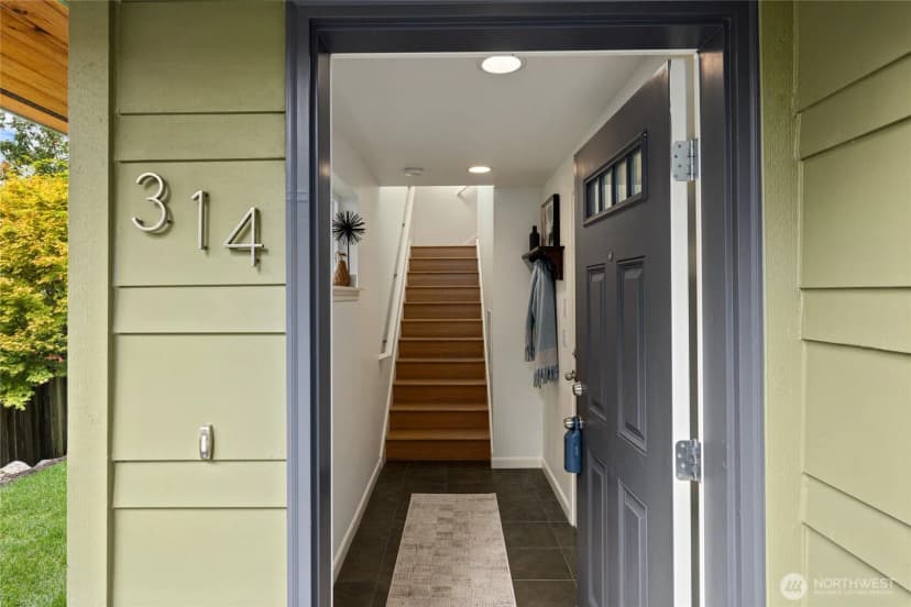 Property photo for 314 Nw 54th Street, Seattle photo 2