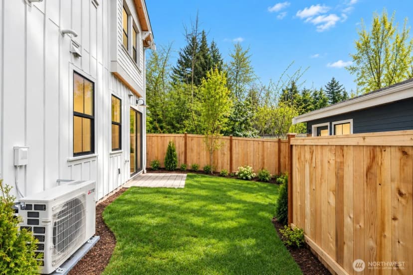 Property photo for 10612 Ne 54th Lane, Kirkland photo 29