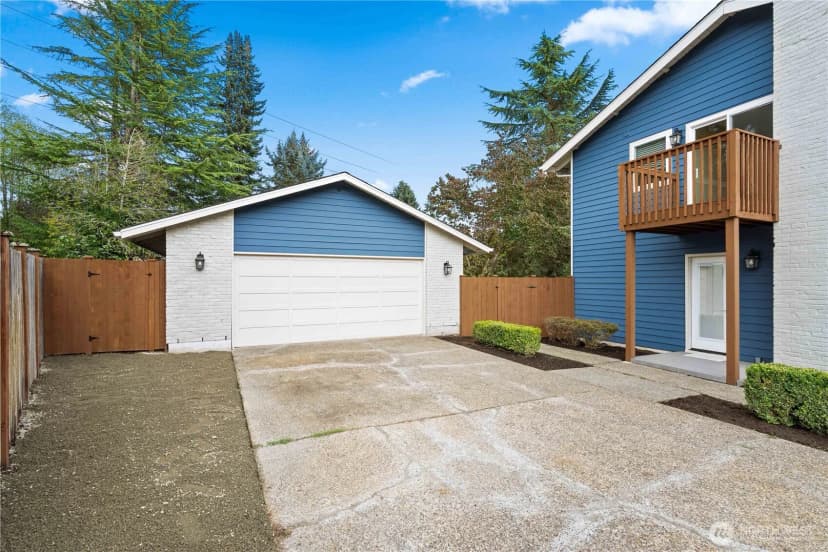 Property photo for 19506 134th Avenue Se, Renton photo 2