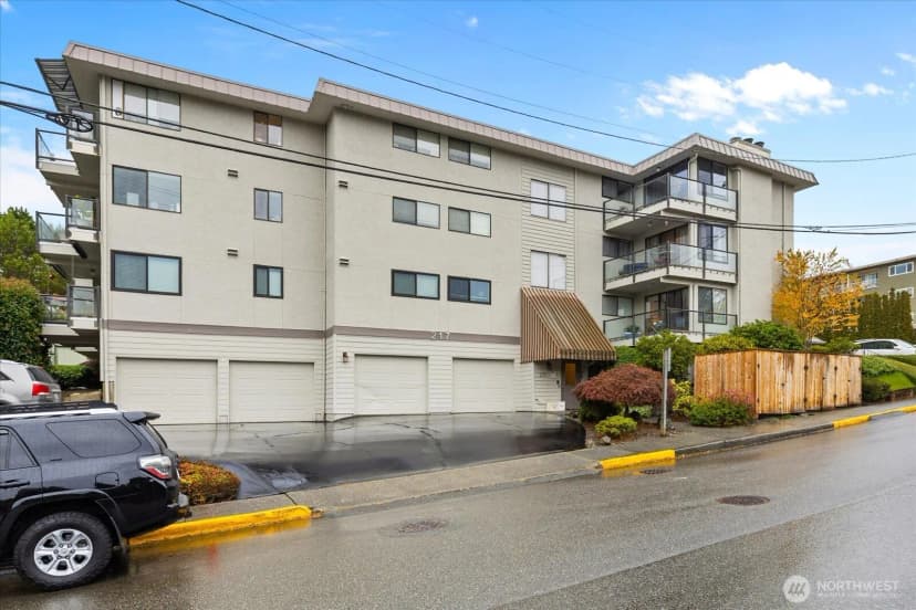 Property photo for 217 Alder Street #101, Edmonds photo 3