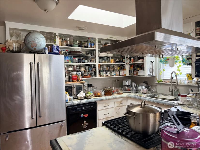 Property photo for 8629 16th Avenue Sw, Seattle photo 3