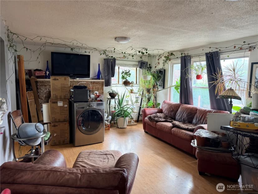 Property photo for 8629 16th Avenue Sw, Seattle photo 2