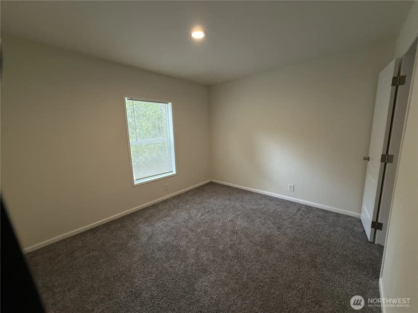 Property photo for 18517 64th Street Sw, Longbranch photo 14