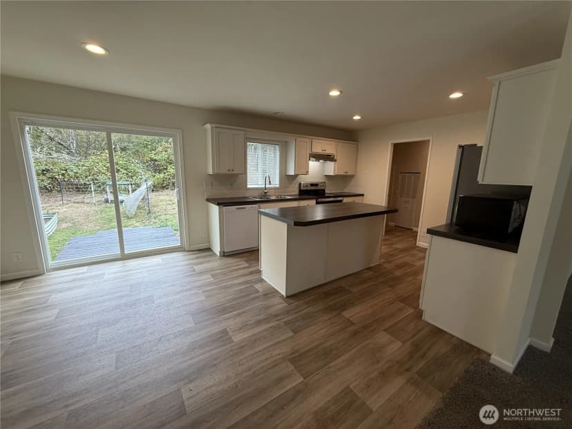 Property photo for 18517 64th Street Sw, Longbranch photo 4